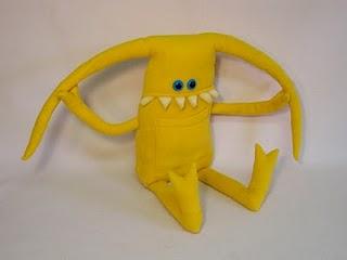 Juguetes Caseros y Ecológicos: Cómo hacer un muñeco con telas recicladas