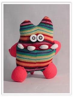 Juguetes Caseros y Ecológicos: Cómo hacer un muñeco con telas recicladas