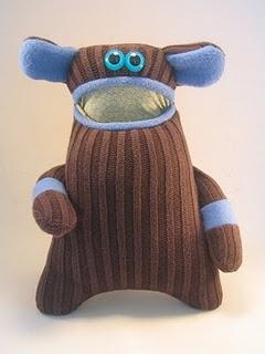 Juguetes Caseros y Ecológicos: Cómo hacer un muñeco con telas recicladas