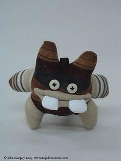 Juguetes Caseros y Ecológicos: Cómo hacer un muñeco con telas recicladas