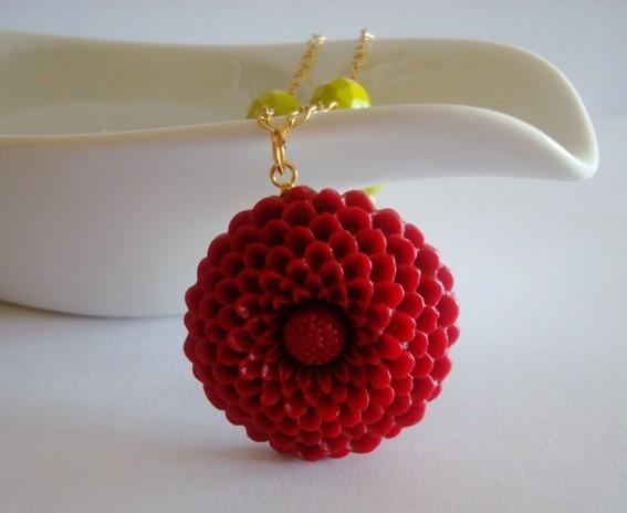 COLLAR ROJO Y VERDE OLIVA CRISANTEMO