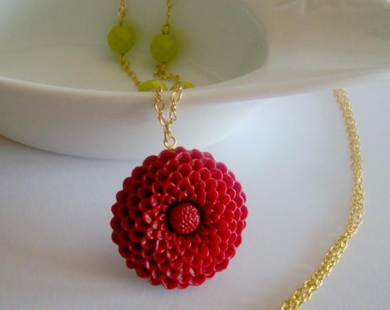 COLLAR ROJO Y VERDE OLIVA CRISANTEMO