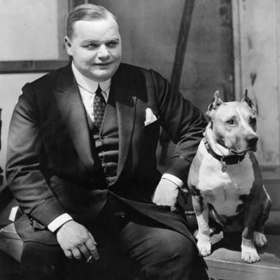 La infamia interesada y la defenestración. El desastre de un pueblo y la tragedia de un cineasta.