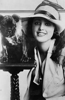 La infamia interesada y la defenestración. El desastre de un pueblo y la tragedia de un cineasta.