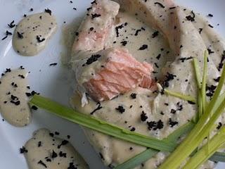 SALMÓN EN SALSA DE TRUFA