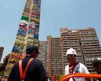 Curioso Record Guinnes  la Torre LEGO mas alta del mundo