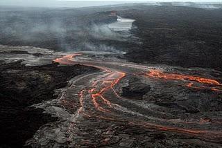 Fotografía de un flujo de lava