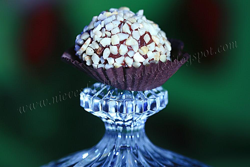 TRUFAS DE CHOCOLATE Y AVELLANAS