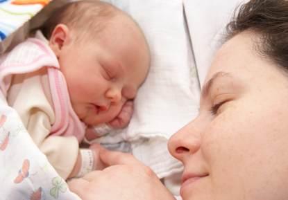 La voz de la madre activa el cerebro del recién nacido