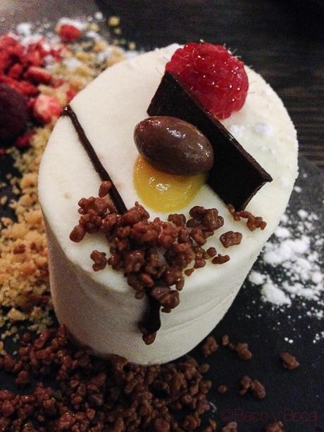 mousse de chocolate blanco en Sasha Bar Barcelona Baco y Boca