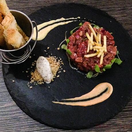 steak tartar Sasha Bar Barcelona Baco y Boca