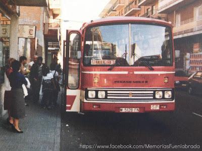 Autobús Pegaso en la calle Humilladero
