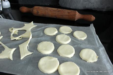 Rosquillas de Hojaldre con Crema y Glaseado de Naranja