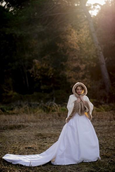 Una boda de invierno en Barcelona vestido novia invierno Rosa Clará www.bodasdecuento.com