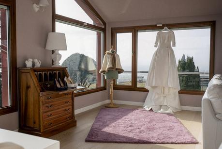 Una boda de invierno en Barcelona vestido novia invierno www.bodasdecuento.com