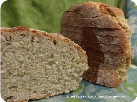 PAIN DE LA SEMAINE : PAIN À LA FARINE DE MAÏS ET AUX FLOCONS D’AVOINE / BREAD OF THE WEEK : OATMEAL CORN BREAD / PAN DE LA SEMANA : PAN CON HARINA DE MAIZ Y COPOS DE AVENA / خبز الاسبوع:خبز بدقيق الذرة و رقائق الشوفان
