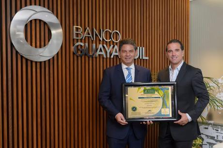 La Universidad Earth de Costa Rica reconoció a Banco Guayaquil como una empresa Carbono Neutro