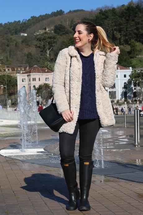 Outfit con botas de agua en Bilbao