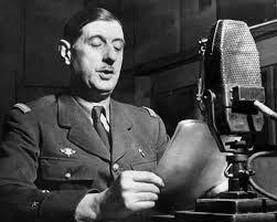 El propio general de Gaulle era un asiduo locutor de la BBC enviando frecuentes mensajes a la Resistencia