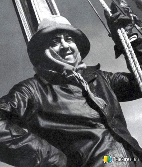Vito Dumas es el primer navegante en dar la vuelta al mundo en solitario