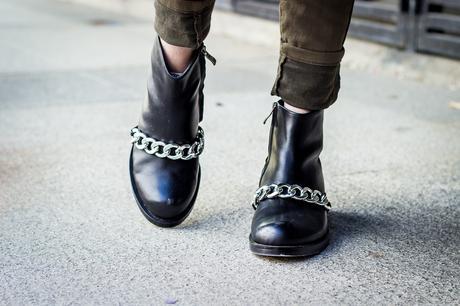 chain boots