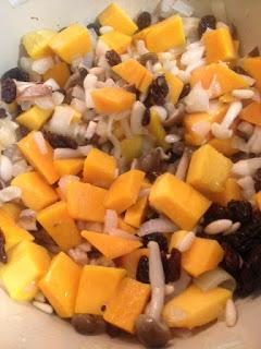 ARROZ ROJO CON CALABAZA, SETAS PASAS Y PIÑONES