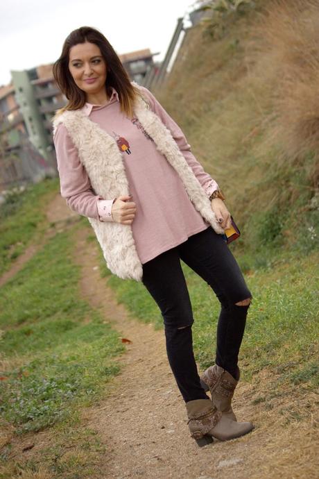 Con chaleco de pelos