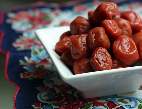 Ciruelas fermentadas en macrobiótica para la salud