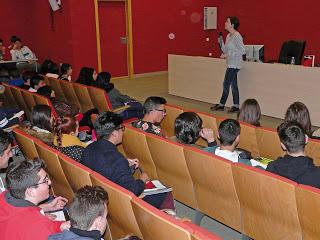 Ana Pomares visita a los alumnos del IES Ramón Arcas Meca (Lorca)