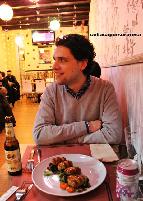 okashi-sanda-comiendo