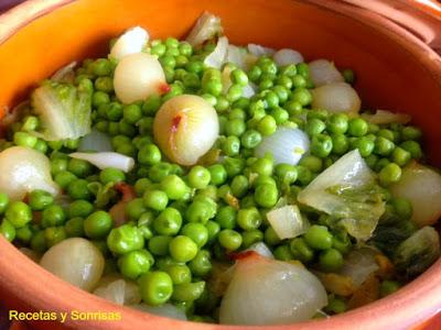 GUISANTES CON CEBOLLITAS Y COGOLLOS