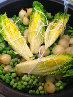 GUISANTES CON CEBOLLITAS Y COGOLLOS