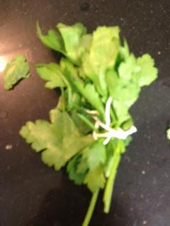 GUISANTES CON CEBOLLITAS Y COGOLLOS