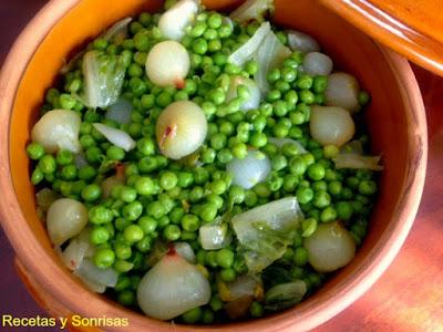 GUISANTES CON CEBOLLITAS Y COGOLLOS