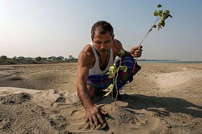 LA HISTORIA DE JADAV PAYENG QUIEN SIN AYUDA DE NADIE CREO UNA RESERVA NATURAL