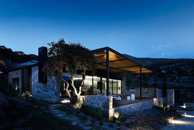 Villas en Turquia, con Materiales Rusticos