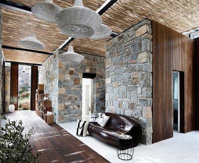 Villas en Turquia, con Materiales Rusticos