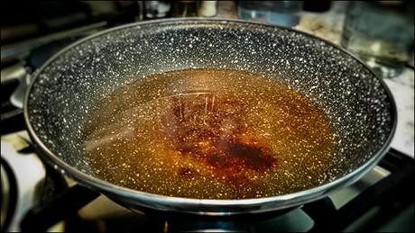 Reducción de Vodka (Absolut) con Nuggets | Innovando Elaborando reducción de Vodka