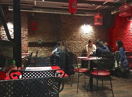 Tuk Tuk: un mundo de sabores en un bol