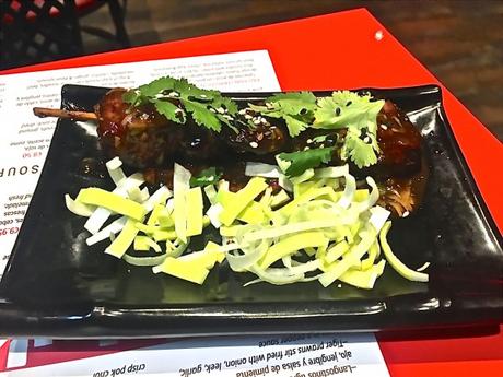 Tuk Tuk: un mundo de sabores en un bol