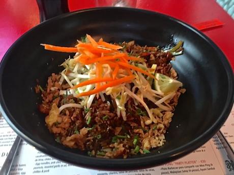 Tuk Tuk: un mundo de sabores en un bol