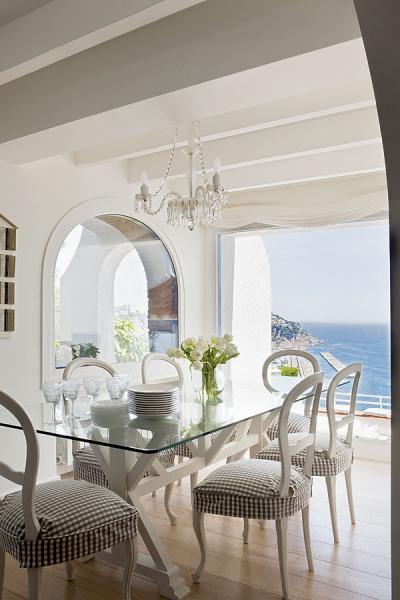 UNA VIVIENDA EN LA COSTA BRAVA