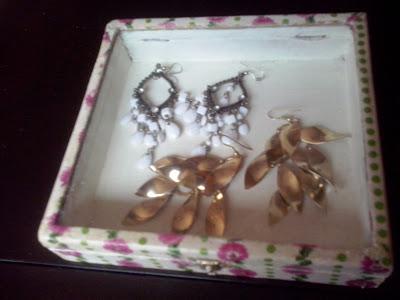 ♥ ♥ ♥ CAJA DECORADA PARA PENDIENTES