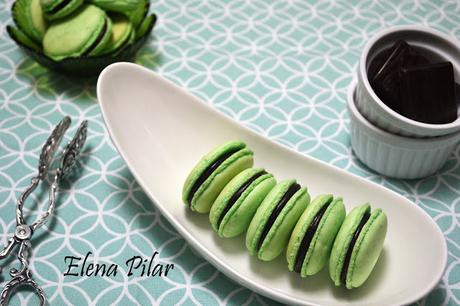 Macarons de menta y chocolate