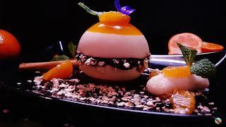 Esfera de mousse con mandarinas