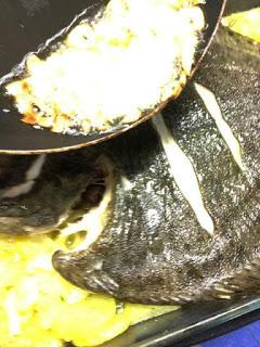 RODABALLO AL HORNO CON PATATAS Y CEBOLLA