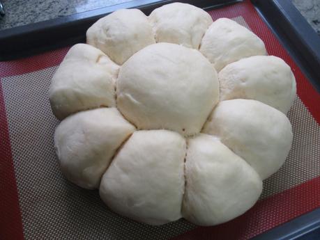 Brioche portugués relleno de chocolate