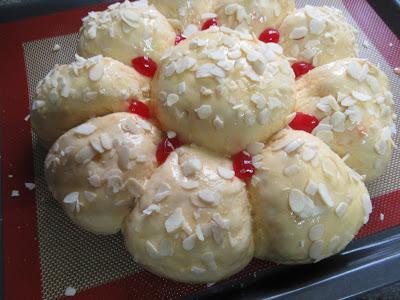 Brioche portugués relleno de chocolate