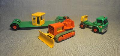 Ford, semirremolque y topadora