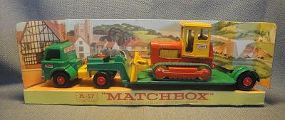 Ford, semirremolque y topadora